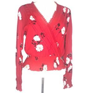 A14). American Rag Floral V-Neck Long Sleeves Blouse size Small